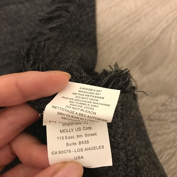 💚4 for $30💚 NWOT Molly Bracken Gray Knitted Poncho - Picture 6 of 9